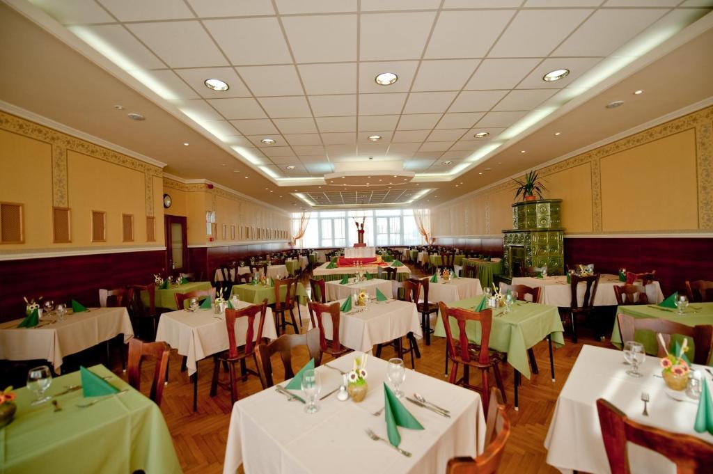 In Hotel Hajdúszoboszló Екстериор снимка