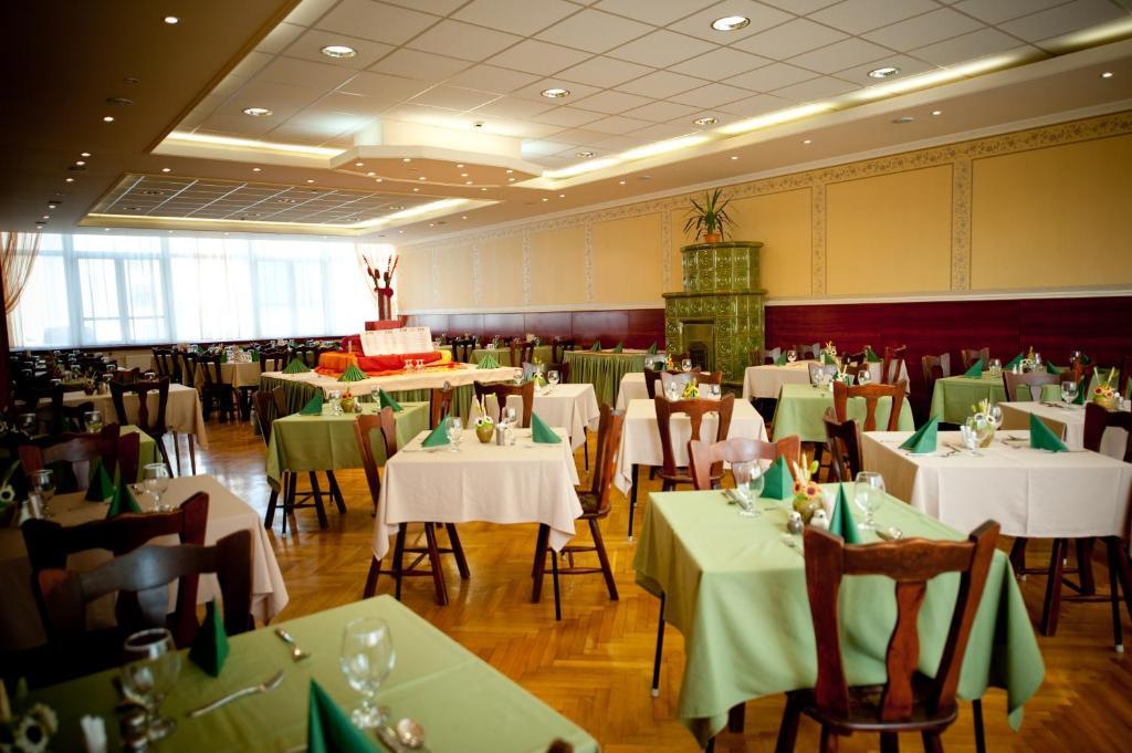 In Hotel Hajdúszoboszló Екстериор снимка