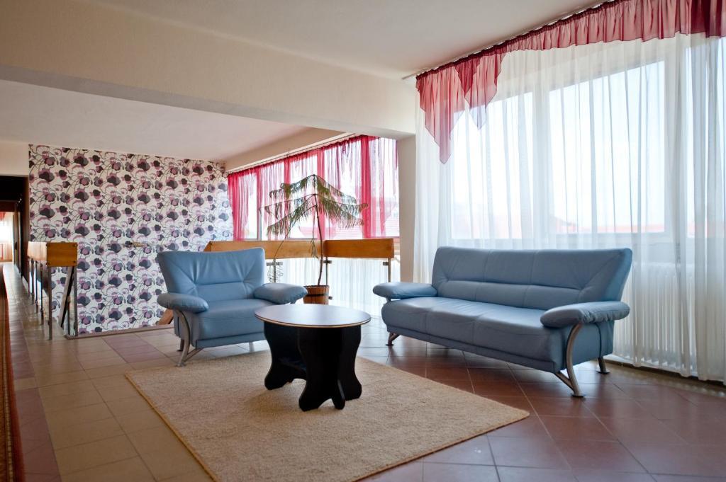 In Hotel Hajdúszoboszló Екстериор снимка