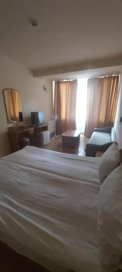 In Hotel Hajdúszoboszló Екстериор снимка