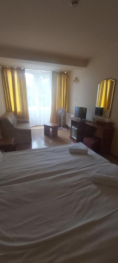 In Hotel Hajdúszoboszló Екстериор снимка